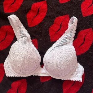 Victoria’s Secret purple plunge lace push up bra 32B